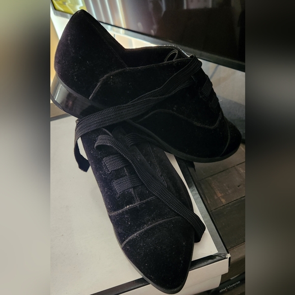 Size 12 Velvet pointy toe flats - Picture 2 of 5